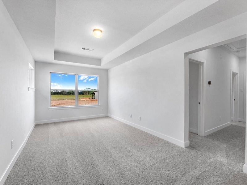 Spacious, unfurnished interior of a new home in Sienna, Missouri City (Image 15).
