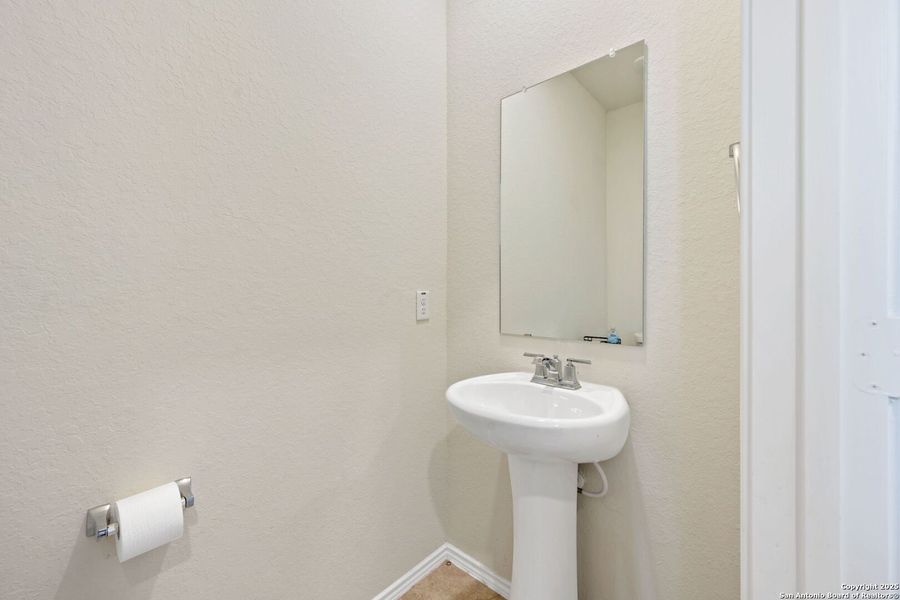 Image 18 of a home in Cinco Lakes. Image 18 of a home in Cinco Lakes.