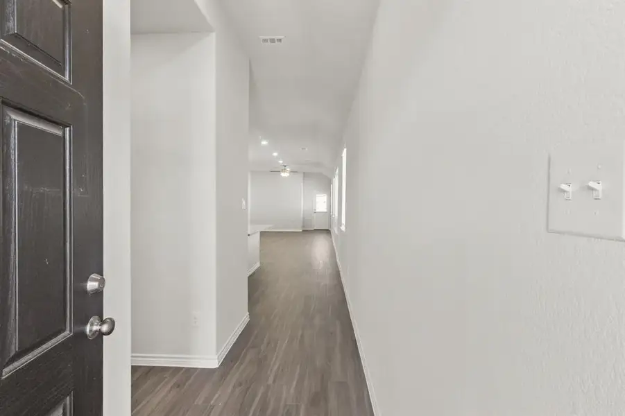 Spacious, unfurnished interior of a new home in Retreat at Fossil Creek, Fort Worth (Image 9). Spacious, unfurnished interior of a new home in Retreat at Fossil Creek, Fort Worth (Image 9).
