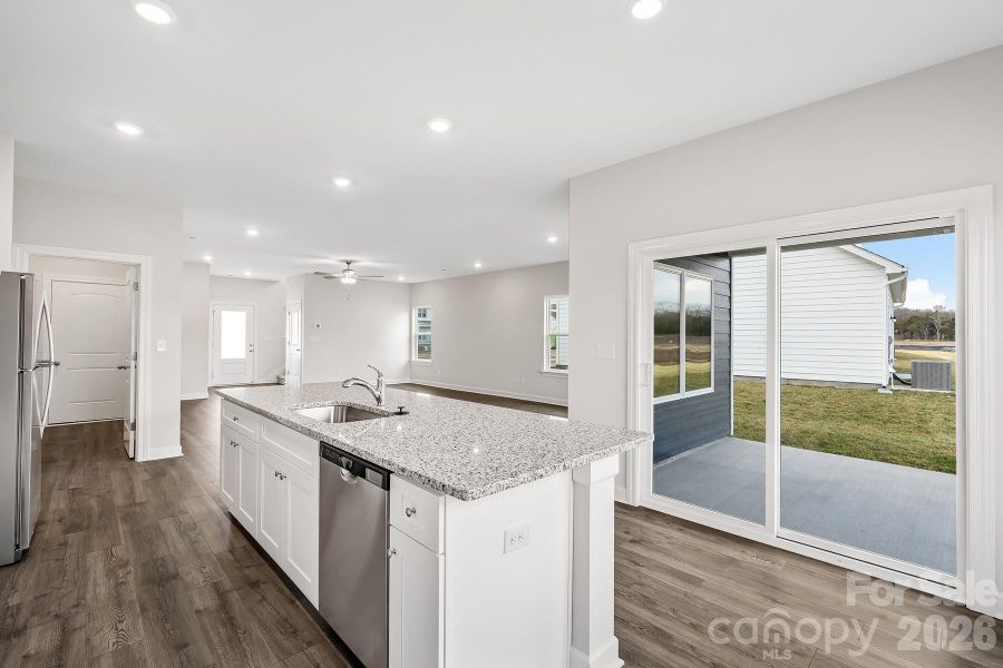 Digital image similar