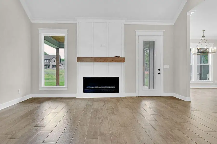 Spacious, unfurnished interior of a new home in , Tyler (Image 21).