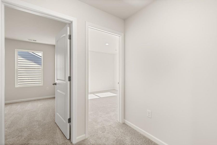Spacious, unfurnished interior of a new home in Oconee Overlook, Gainesville (Image 40). Spacious, unfurnished interior of a new home in Oconee Overlook, Gainesville (Image 40).