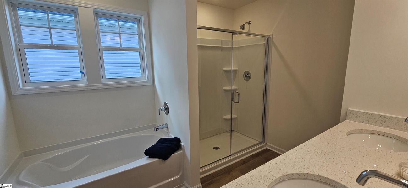 Furnished interior view inside a new home in Sedona, Greenville (Image 11).