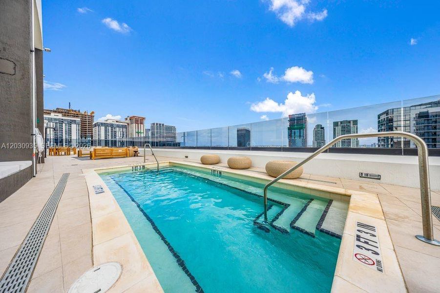 Community amenities in , Miami (Image 36).