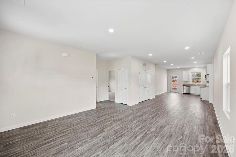 Spacious, unfurnished interior of a new home in , Kings Mountain (Image 17).