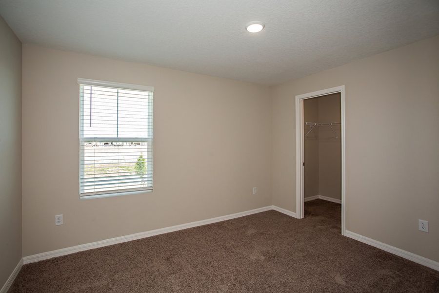 Spacious, unfurnished interior of a new home in Scenic Terrace, Haines City (Image 9).