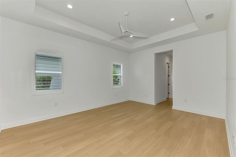 Spacious, unfurnished interior of a new home in , Venice (Image 20).