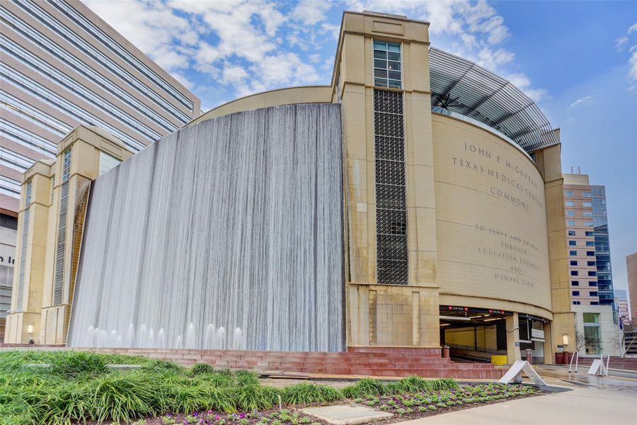 Delafield is located a short distance from the renowned Texas Medical Center.