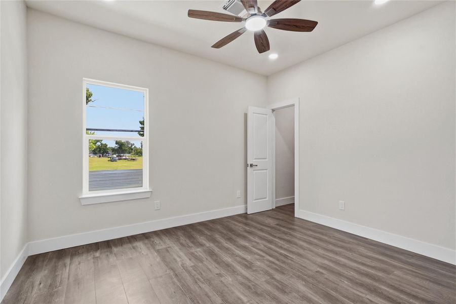 Spacious, unfurnished interior of a new home in , Houston (Image 47).