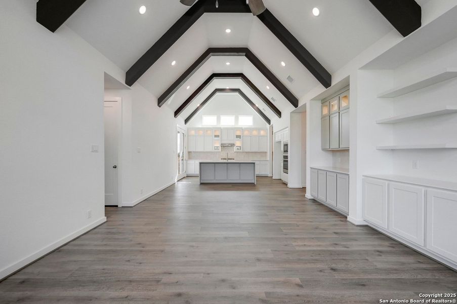 Spacious, unfurnished interior of a new home in The Crossvine, Schertz (Image 14).