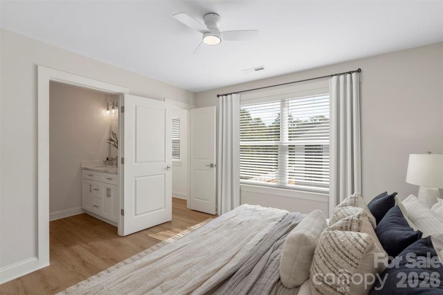 Image 33 of a home in .