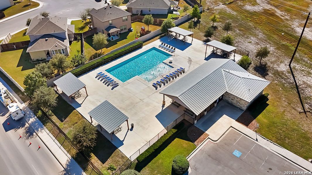 Community amenities in Hunters Ranch, San Antonio (Image 43).