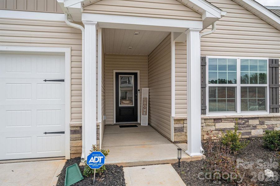 Exterior details and patio area of a home in Stagecoach Station, Gastonia (Image 23).