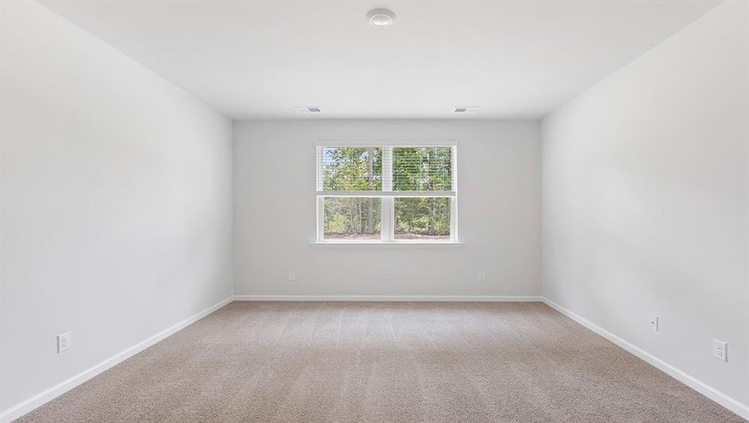 Spacious, unfurnished interior of a new home in Sherwood Manor, South Fulton (Image 16).