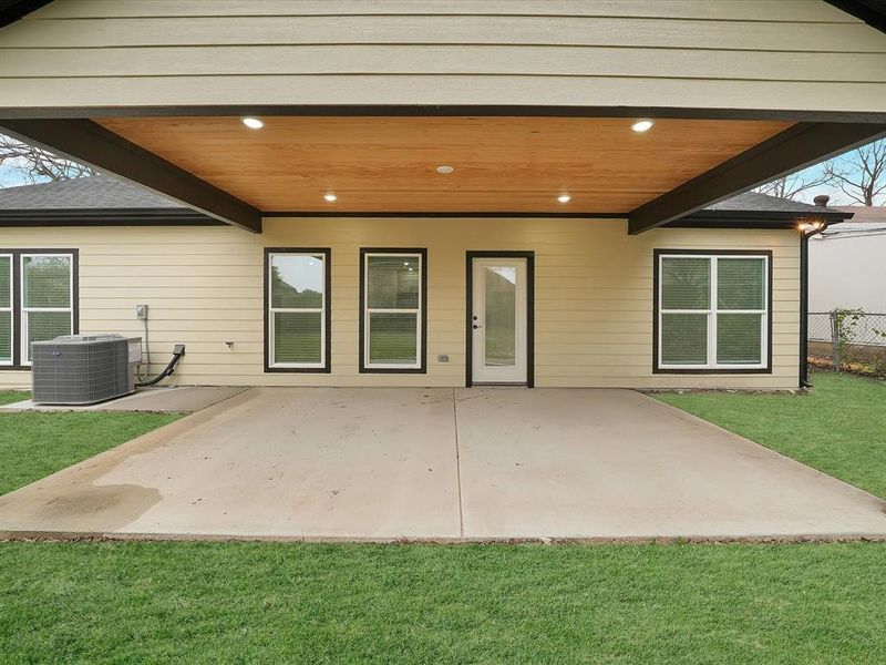 Exterior details and patio area of a home in , Mesquite (Image 16).