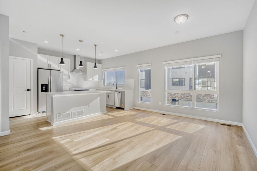 943 SCHLAGEL ST #4, Fort Collins, CO. - Slide 5 943 SCHLAGEL ST #4, Fort Collins, CO. - Slide 5