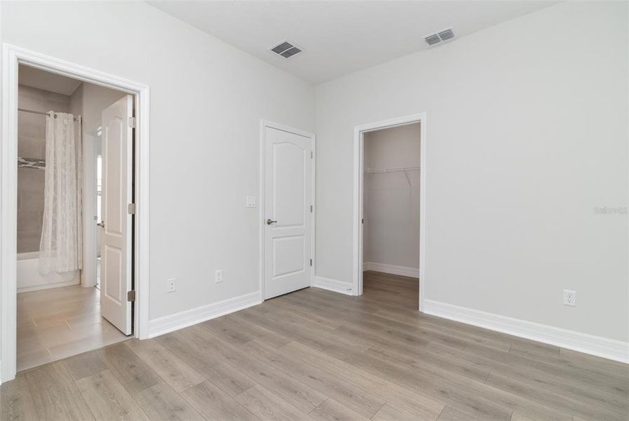 Spacious, unfurnished interior of a new home in , Lecanto (Image 11).
