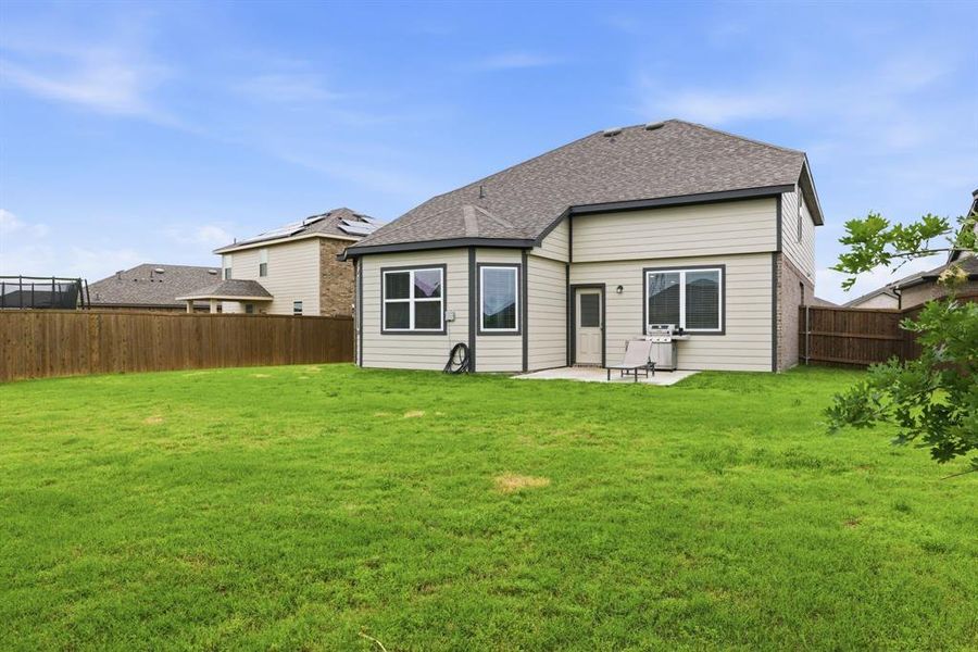 Exterior details and patio area of a home in , Cleburne (Image 3).