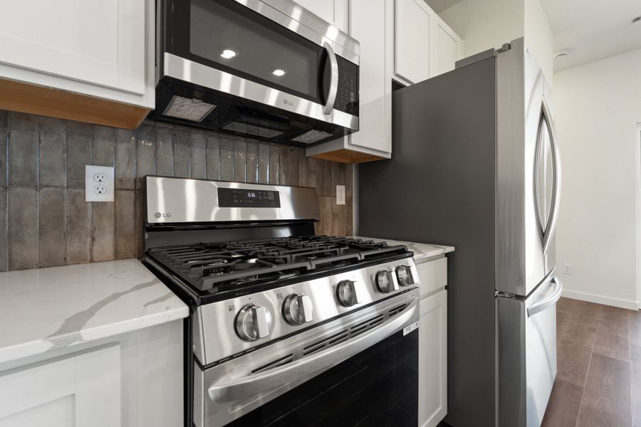 3808 Soapstone St - Kitchen Gas Stovetop 3808 Soapstone St - Kitchen Gas Stovetop