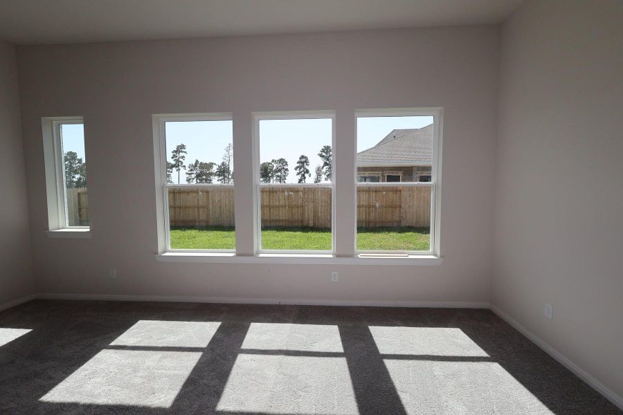 Spacious, unfurnished interior of a new home in Sundance Cove Lakeside - Overlook View Collection, Crosby (Image 5).