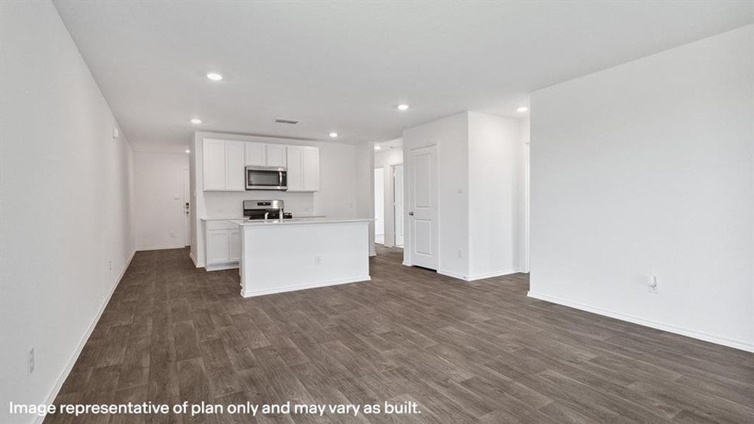 Spacious, unfurnished interior of a new home in Asher Oaks, Bonham (Image 22).