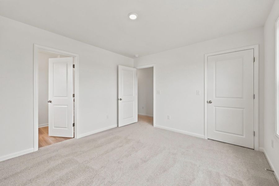 Spacious, unfurnished interior of a new home in Edgefield, Loris (Image 37). Spacious, unfurnished interior of a new home in Edgefield, Loris (Image 37).