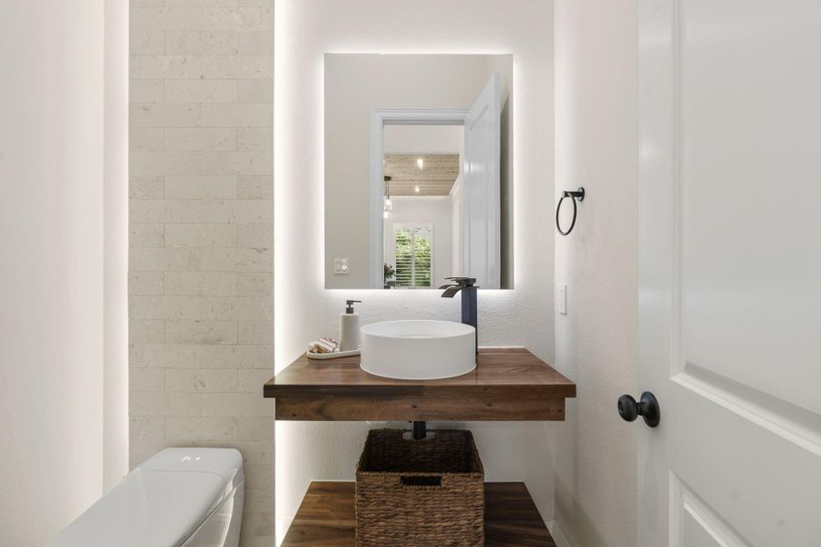 Furnished interior view inside a new home in , Tomball (Image 12).