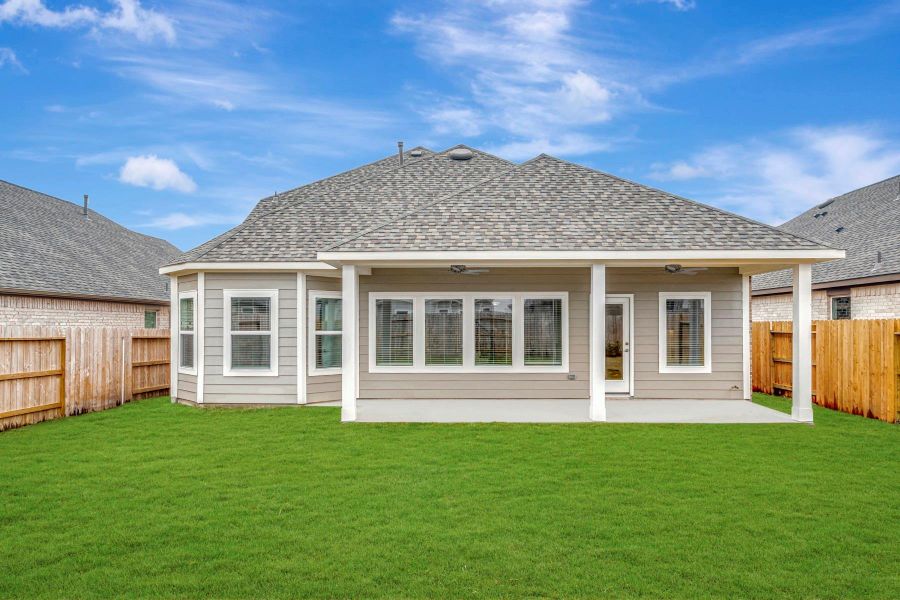 Exterior details and patio area of a home in Sorella, Tomball (Image 22).
