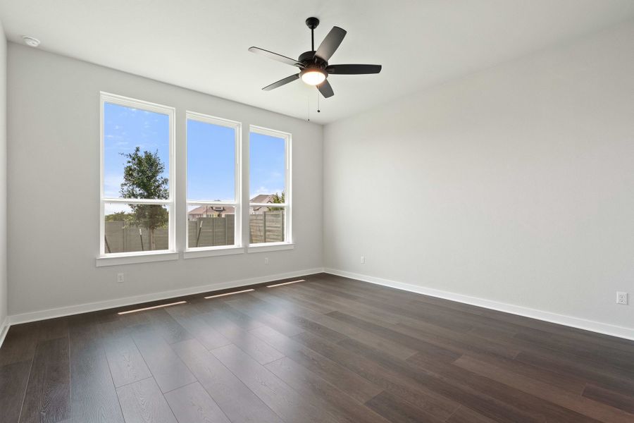 Spacious, unfurnished interior of a new home in Wolf Ranch, Georgetown (Image 48).