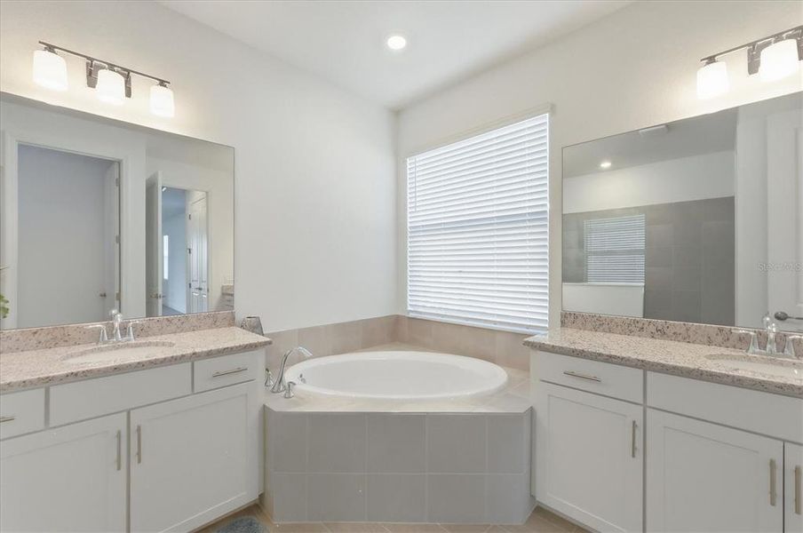 Furnished interior view inside a new home in Heritage Landing, Punta Gorda (Image 15).