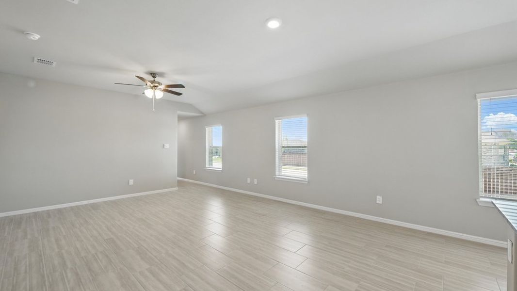 Spacious, unfurnished interior of a new home in Springhill South, Boyd (Image 17).