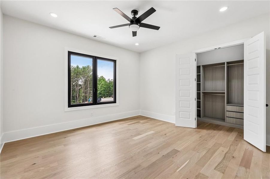 Spacious, unfurnished interior of a new home in , Flowery Branch (Image 29).