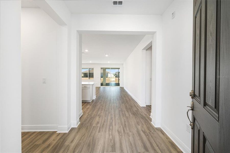 Spacious, unfurnished interior of a new home in , Ocala (Image 16).