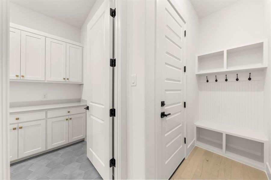 40. 3728 Meander - Mud