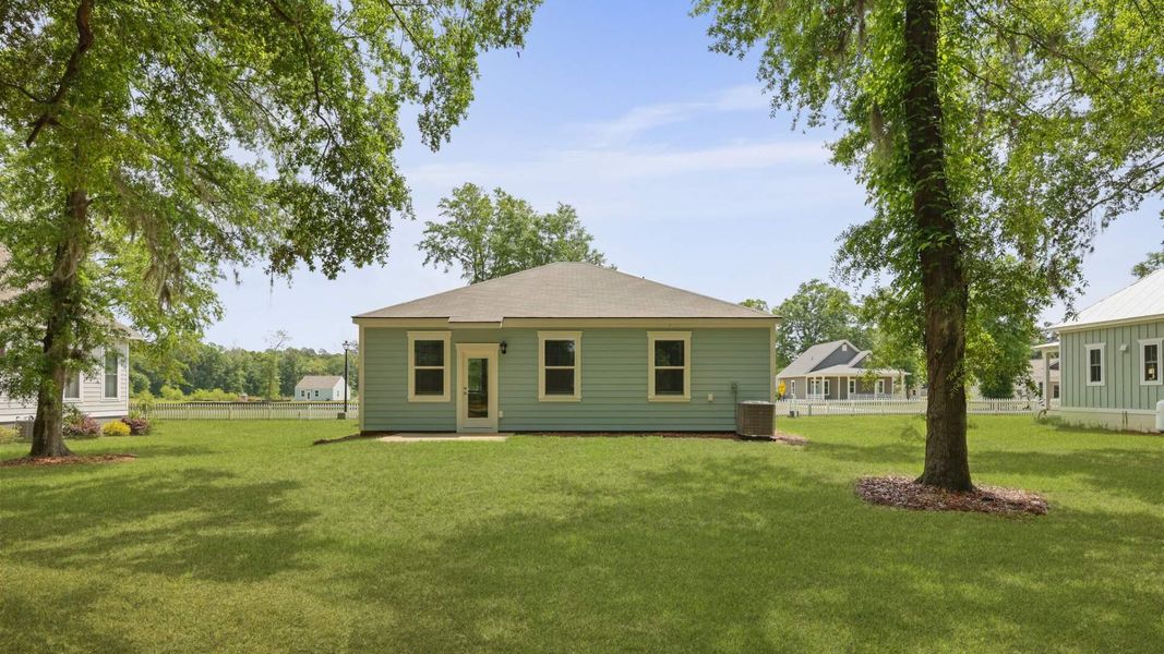 Exterior details and patio area of a home in North Shore, Summerton (Image 2).
