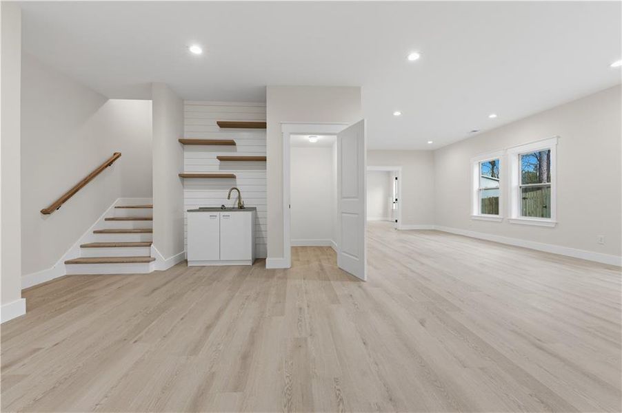 Spacious, unfurnished interior of a new home in , Mableton (Image 19).