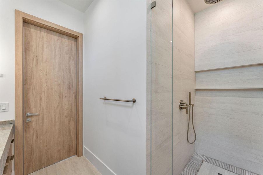 2400 Barcelona Dr_1oakstudios_58