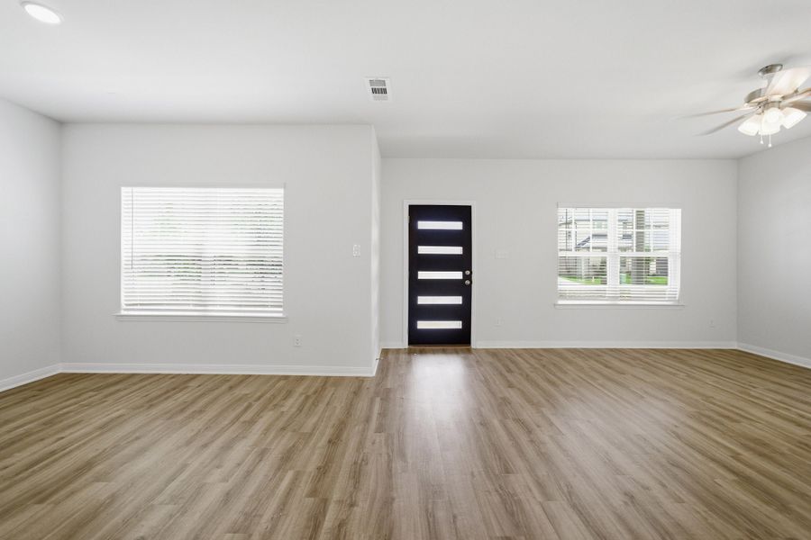 Spacious, unfurnished interior of a new home in La Terra, Celina (Image 15). Spacious, unfurnished interior of a new home in La Terra, Celina (Image 15).