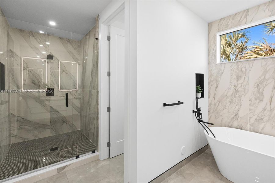 Furnished interior view inside a new home in , Fort Lauderdale (Image 52).