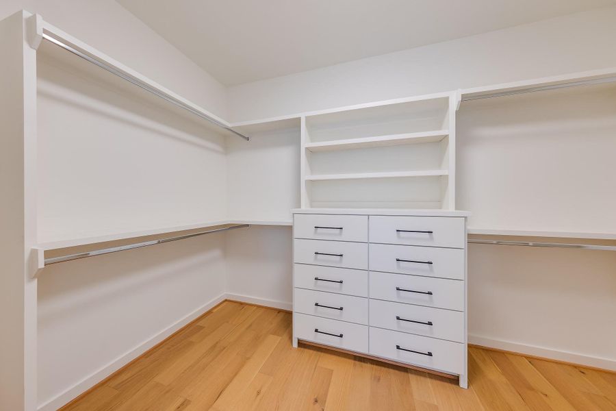 Spacious, unfurnished interior of a new home in , Houston (Image 33).