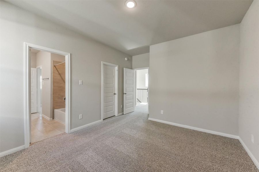 Spacious, unfurnished interior of a new home in Colony at Pinehurst, Pinehurst (Image 42).