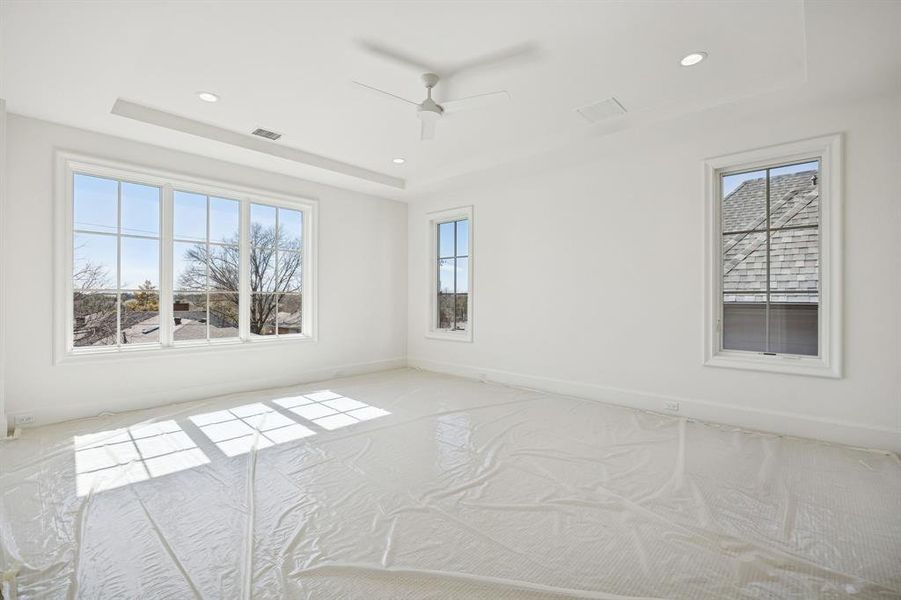 Spacious, unfurnished interior of a new home in , Dallas (Image 21).