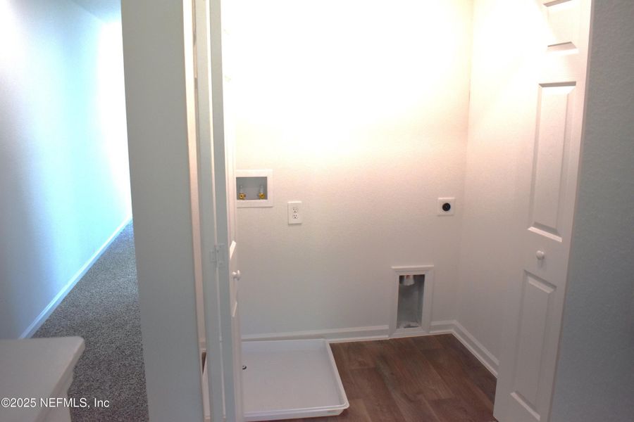 Spacious, unfurnished interior of a new home in Old Kings Trail, Jacksonville (Image 22). Spacious, unfurnished interior of a new home in Old Kings Trail, Jacksonville (Image 22).