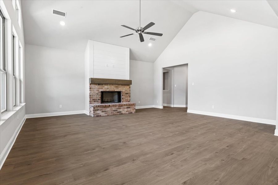 Spacious, unfurnished interior of a new home in The Ranches at Valley View, Springtown (Image 27).