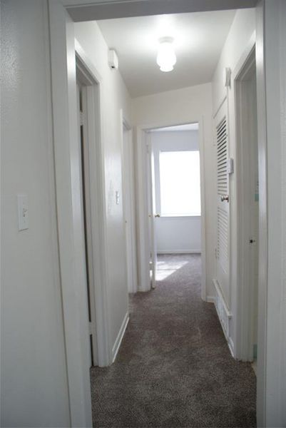 Spacious, unfurnished interior of a new home in , Weatherford (Image 9).