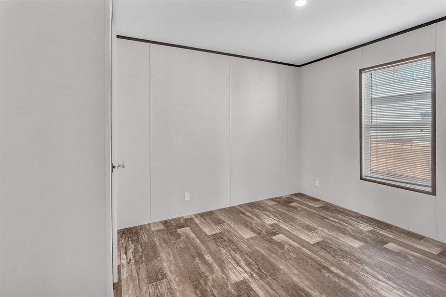 Spacious, unfurnished interior of a new home in , Granbury (Image 18).