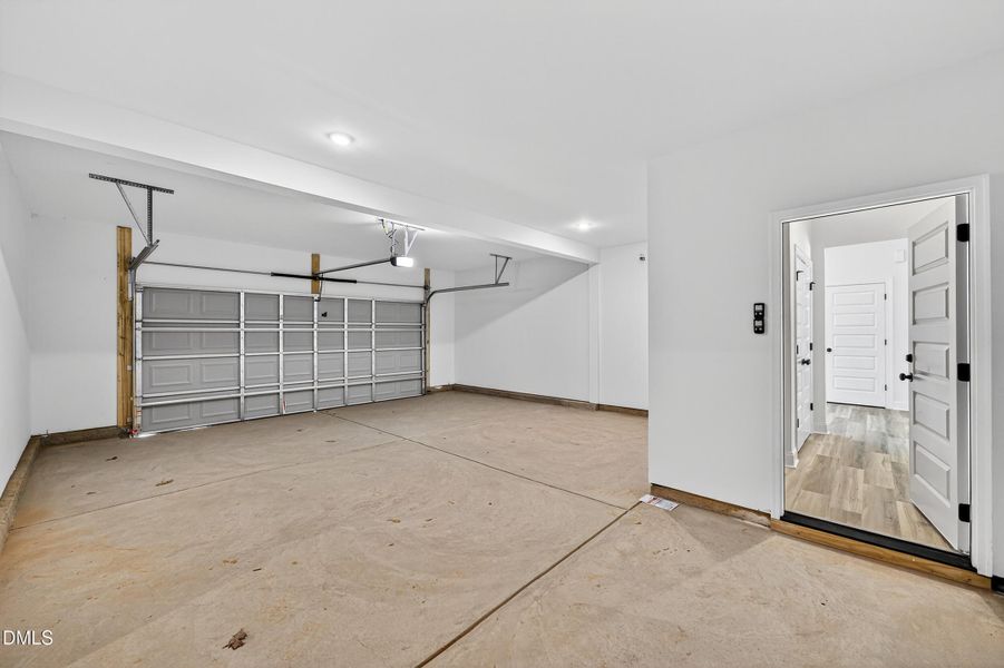 7 -122 w fountainhead lane, garage, inte