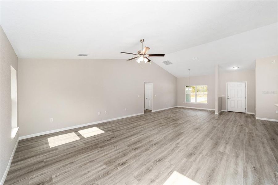 Spacious, unfurnished interior of a new home in , Dunnellon (Image 33).