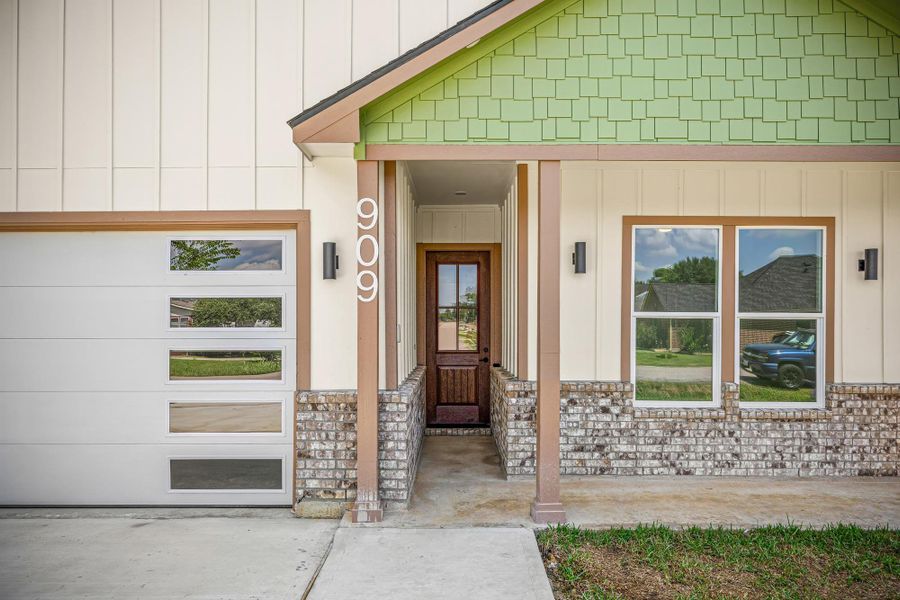 Exterior details and patio area of a home in , La Porte (Image 2).