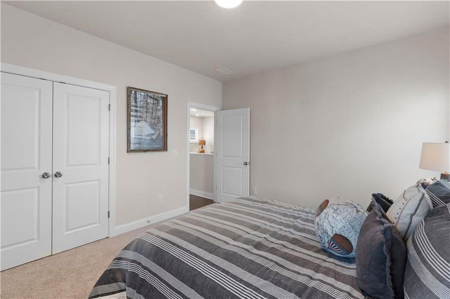 Furnished interior view inside a new home in Aberdeen, Hoschton (Image 32).